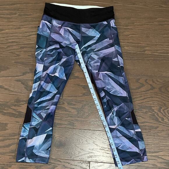 Lululemon Pace Rival Pretty Prism Multi 22” Crop Size 4 - Picture 10 of 10